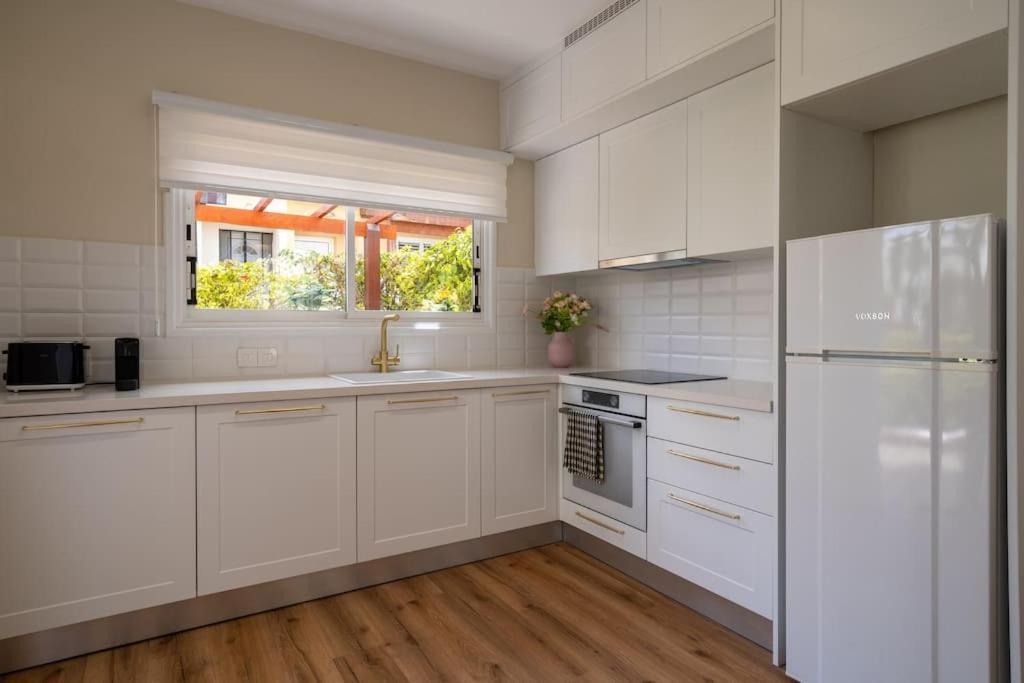 Cozy Nerina Cottage At Harbour Paphos Ngoại thất bức ảnh