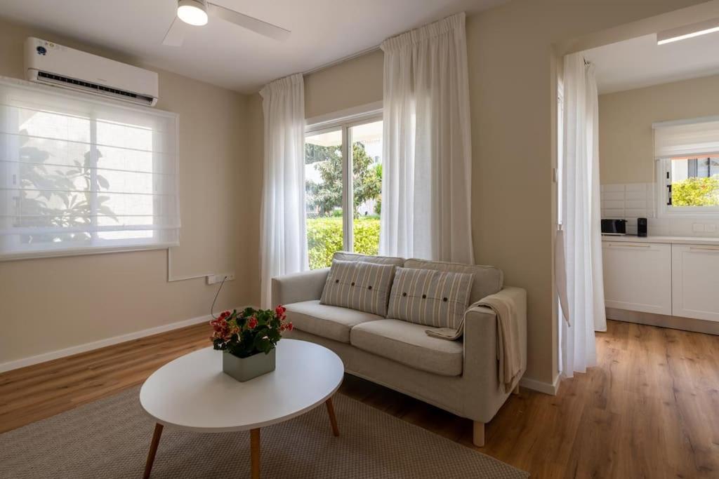 Cozy Nerina Cottage At Harbour Paphos Ngoại thất bức ảnh